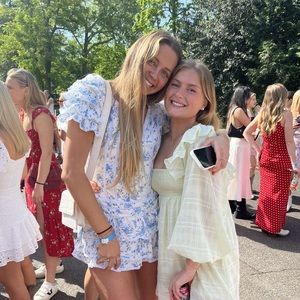 Meet your Posher, Caitlyn